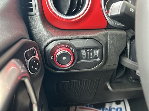 Used 2022 Jeep Wrangler Unlimited Rubicon w/ LED Lighting Group AWD/4WD image 25