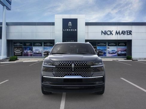 New 2025 Lincoln Navigator Reserve image 6