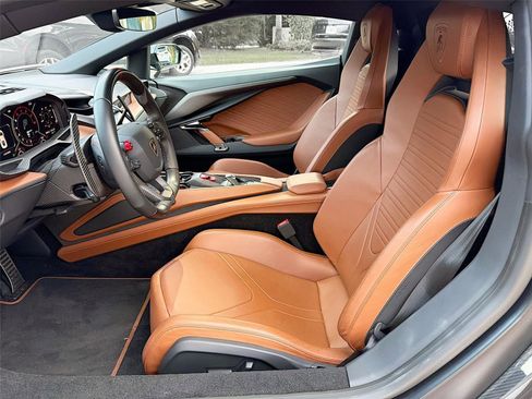 Used 2024 Lamborghini Revuelto image 23