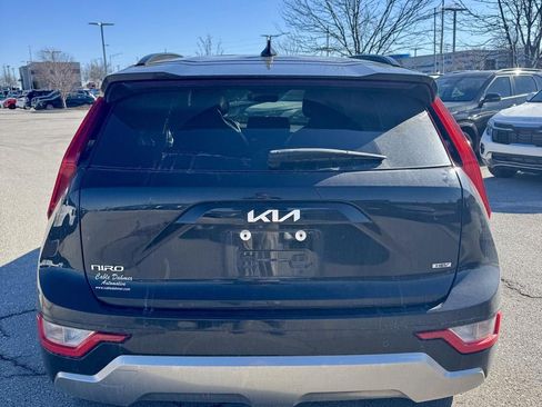 Certified 2023 Kia Niro EX Touring image 4