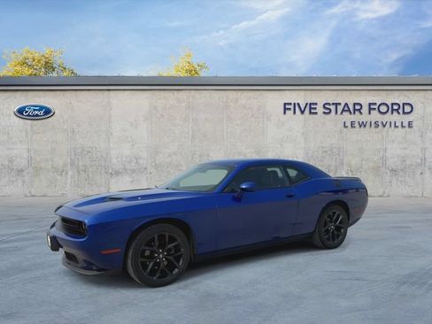 Used 2022 Dodge Challenger SXT w/ Blacktop Package RWD image 4