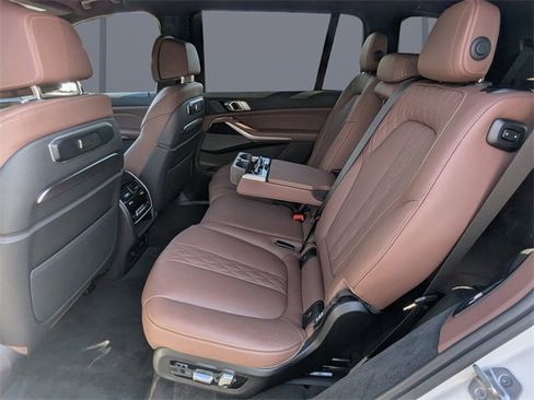 Used 2023 BMW X7 xDrive40i w/ Executive Package image 16