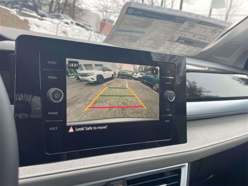 New 2026 Volkswagen Taos SE image 27