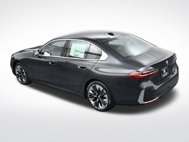 New 2026 BMW i5 eDrive40 AWD/4WD image 28