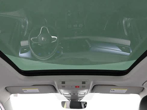 Used 2023 Volkswagen Taos SE w/ Panoramic Sunroof Package FWD image 4