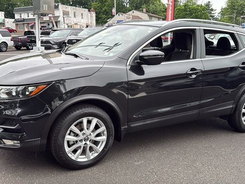 Certified 2021 Nissan Rogue Sport SV AWD/4WD image 3