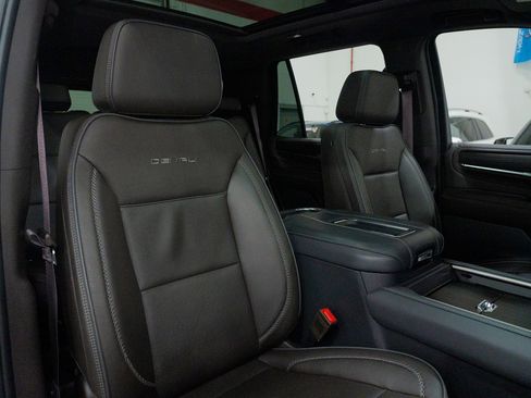 Used 2022 GMC Yukon Denali image 37