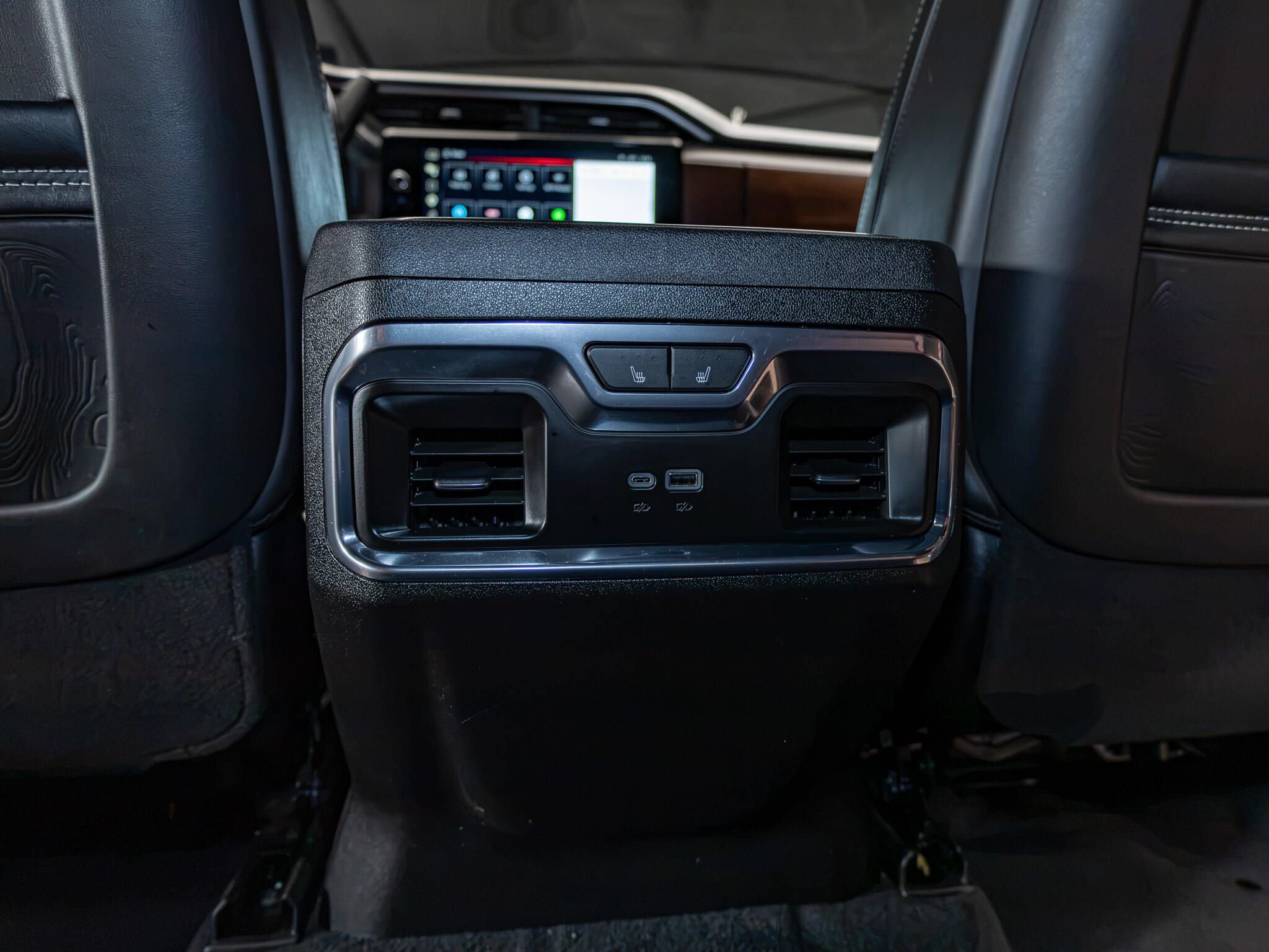 Used 2024 GMC Sierra 3500 Denali Ultimate AWD/4WD image 25