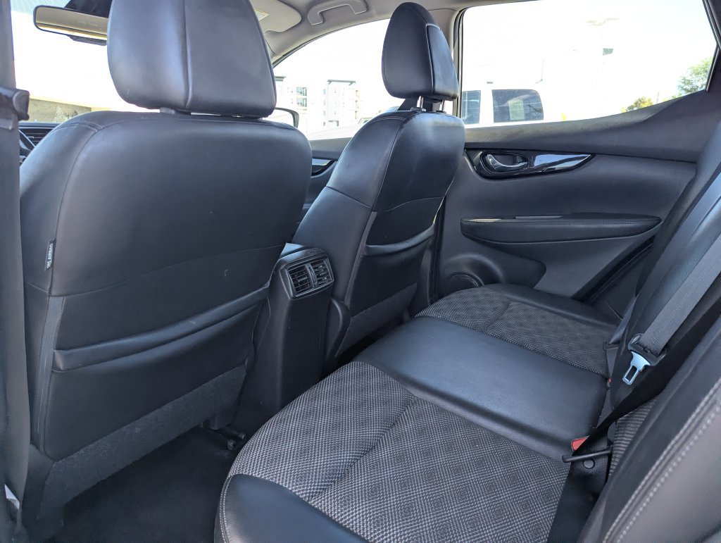 Used 2022 Nissan Rogue Sport SV w/ Technology Package AWD/4WD image 31