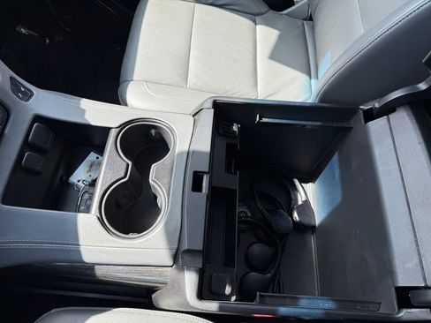 Used 2015 Chevrolet Suburban LT w/ Luxury Package image 33