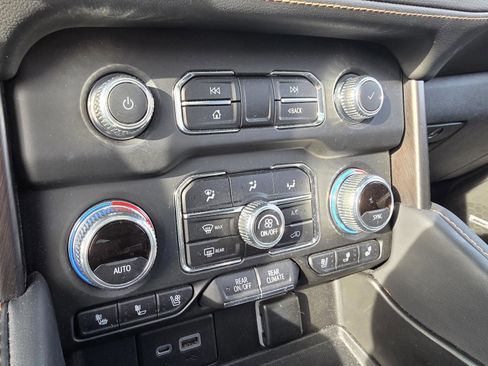 Used 2022 GMC Yukon AT4 w/ Max Trailering Package image 17