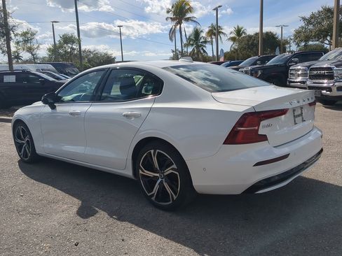 Used 2024 Volvo S60 B5 Plus image 7