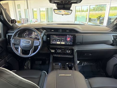 Certified 2025 GMC Sierra 2500 AT4X w/ AT4X AEV Edition AWD/4WD image 21