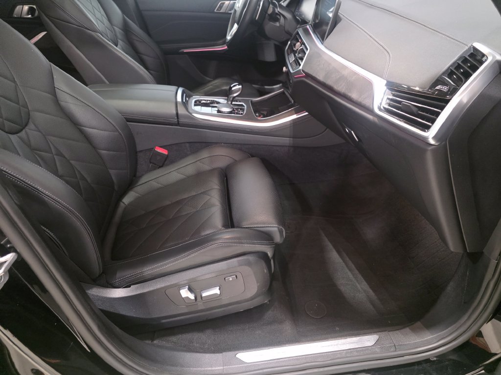 Used 2023 BMW X5 xDrive40i w/ Premium Package AWD/4WD image 17