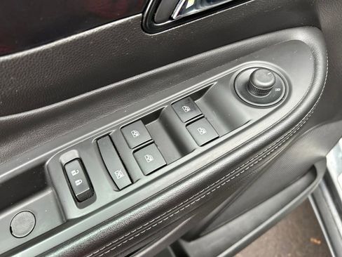 Used 2018 Buick Encore Preferred image 18