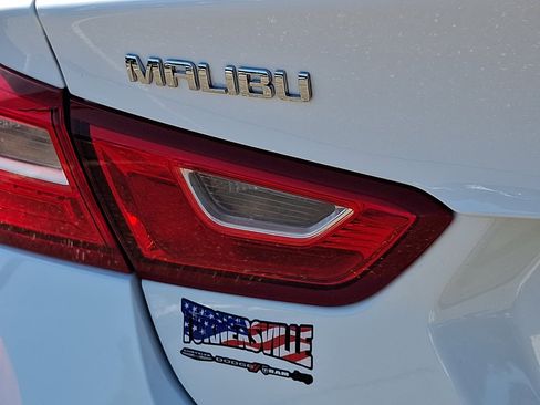 Used 2025 Chevrolet Malibu LT FWD image 16