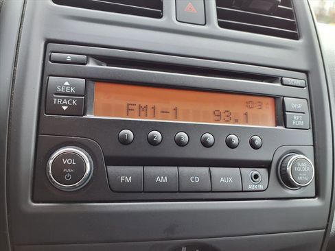 Used 2015 Nissan Versa S image 4