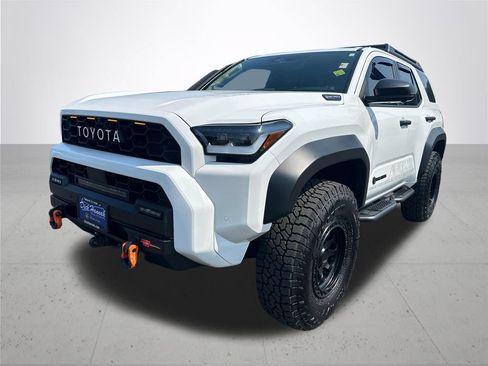 Used 2025 Toyota 4Runner Trailhunter AWD/4WD image 2