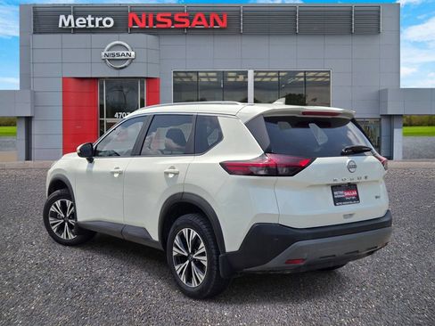 Used 2023 Nissan Rogue SV w/ SV Premium B Package FWD image 4