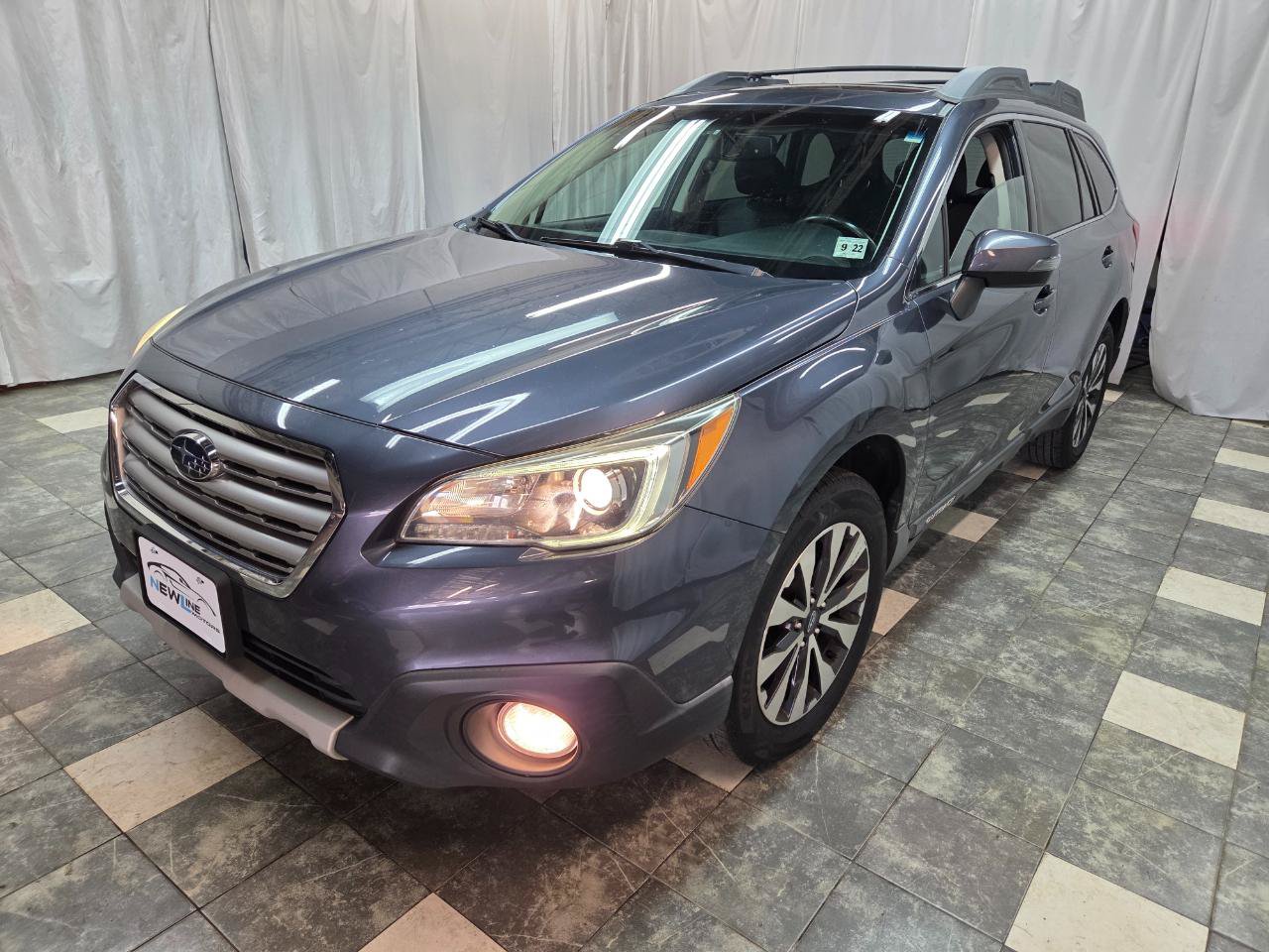 Used 2017 Subaru Outback 2.5i Limited AWD/4WD image 2