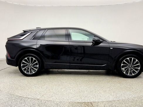 Used 2025 Cadillac Lyriq Sport image 4