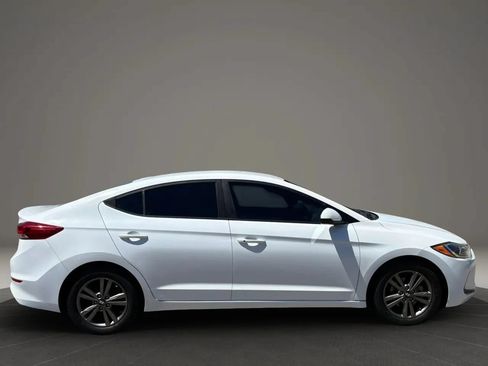 Used 2017 Hyundai Elantra SE w/ SE A/T Tech Package 03 FWD image 5