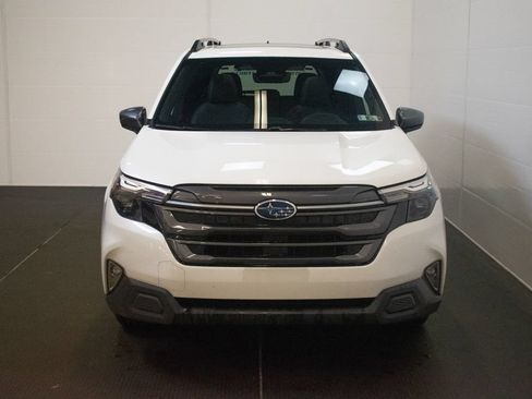 Used 2026 Subaru Forester Premium AWD/4WD image 2