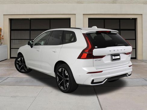 Used 2026 Volvo XC60 B5 Plus AWD/4WD image 2