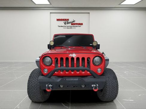 Used 2014 Jeep Wrangler Unlimited Sahara w/ Max Tow Package AWD/4WD image 8