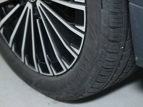 Used 2025 Volkswagen Taos SE image 38