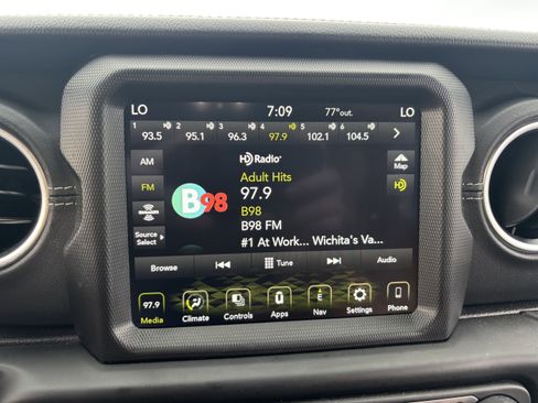 Used 2023 Jeep Wrangler Unlimited Sahara AWD/4WD image 11