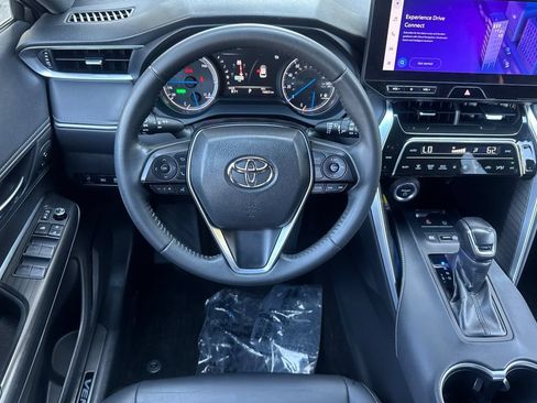 Certified 2023 Toyota Venza Nightshade AWD/4WD image 13