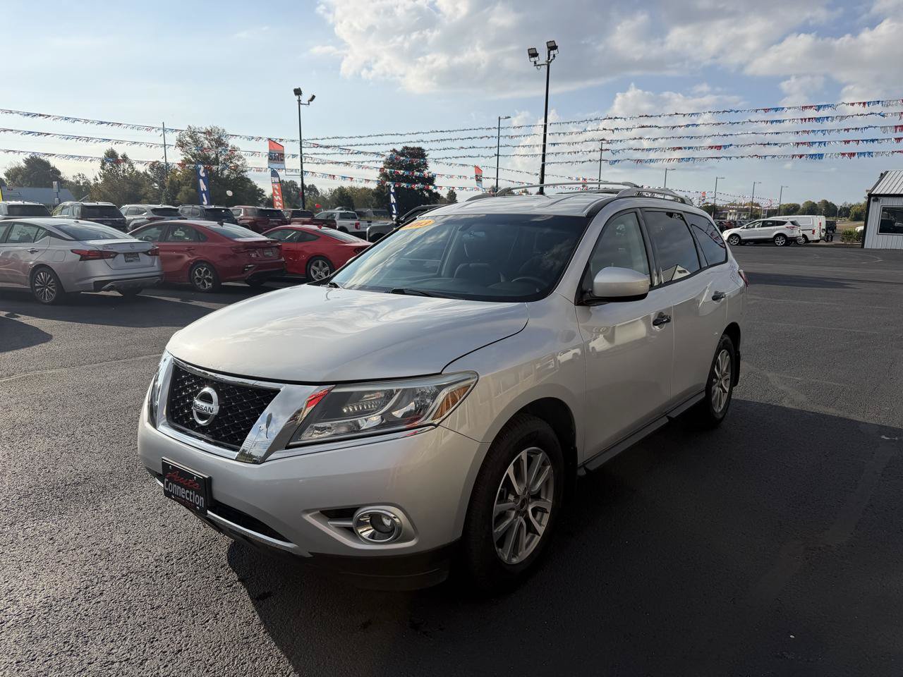 Used 2013 Nissan Pathfinder SV AWD/4WD image 9