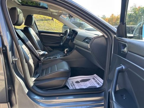 Used 2024 Volkswagen Jetta SE image 26