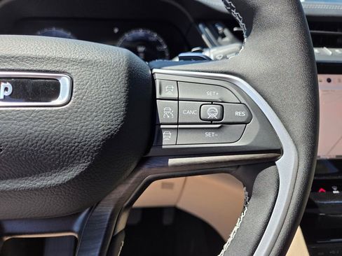 New 2026 Jeep Grand Cherokee Limited RWD image 18