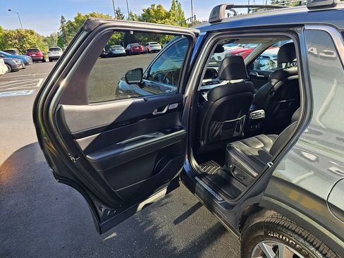 Used 2022 Hyundai Palisade Limited AWD/4WD image 16