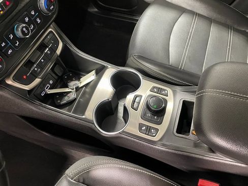 Used 2023 GMC Terrain Denali image 17