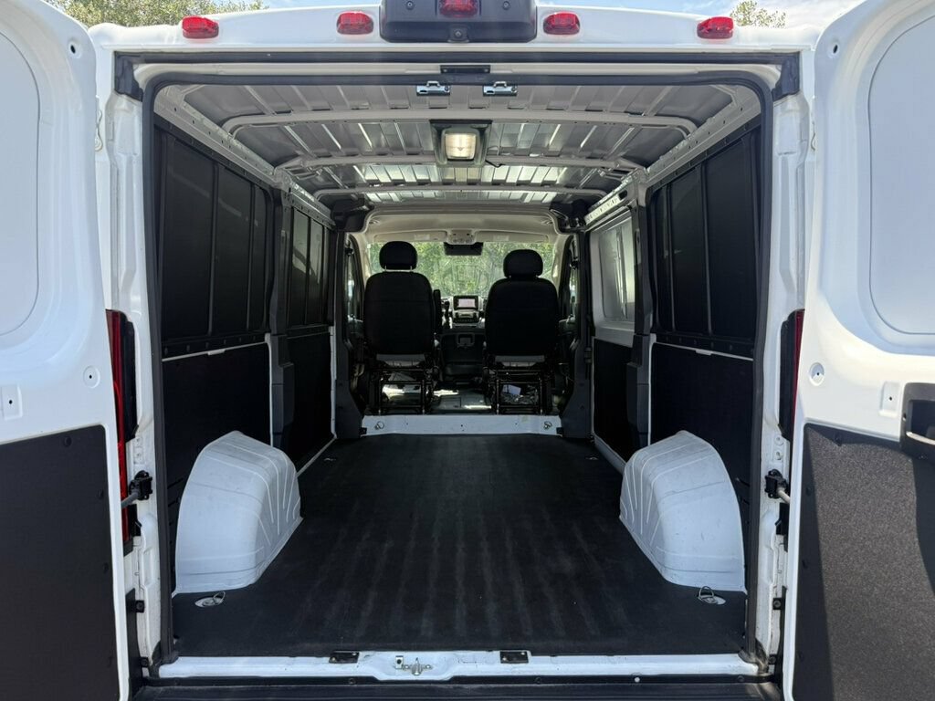Used 2025 RAM ProMaster 2500 w/ Convenience Group FWD image 7