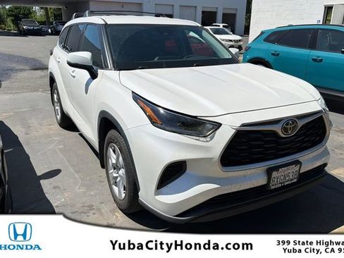 Used 2021 Toyota Highlander L AWD/4WD image 1