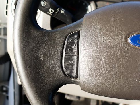 Used 2016 Ford E-350 and Econoline 350 Super Duty image 23