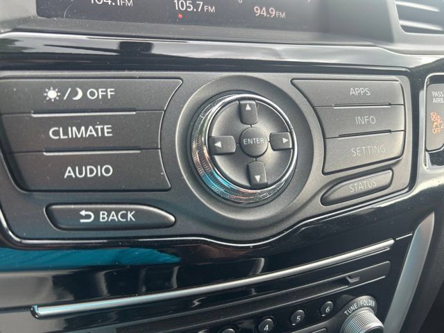 Used 2017 Nissan Pathfinder S AWD/4WD image 21