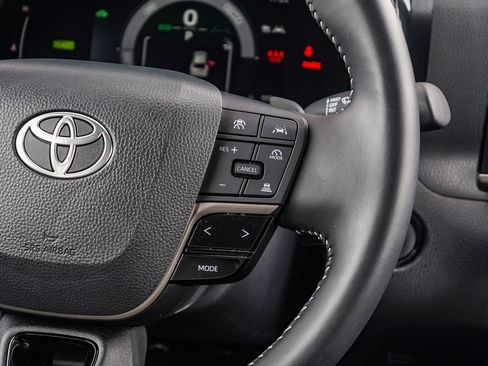 Certified 2025 Toyota Camry SE w/ Convenience Package FWD image 18