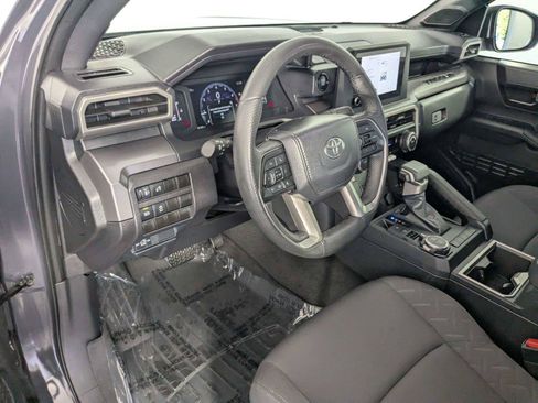 Used 2024 Toyota Tacoma SR5 w/ SR5 Upgrade Package AWD/4WD image 11