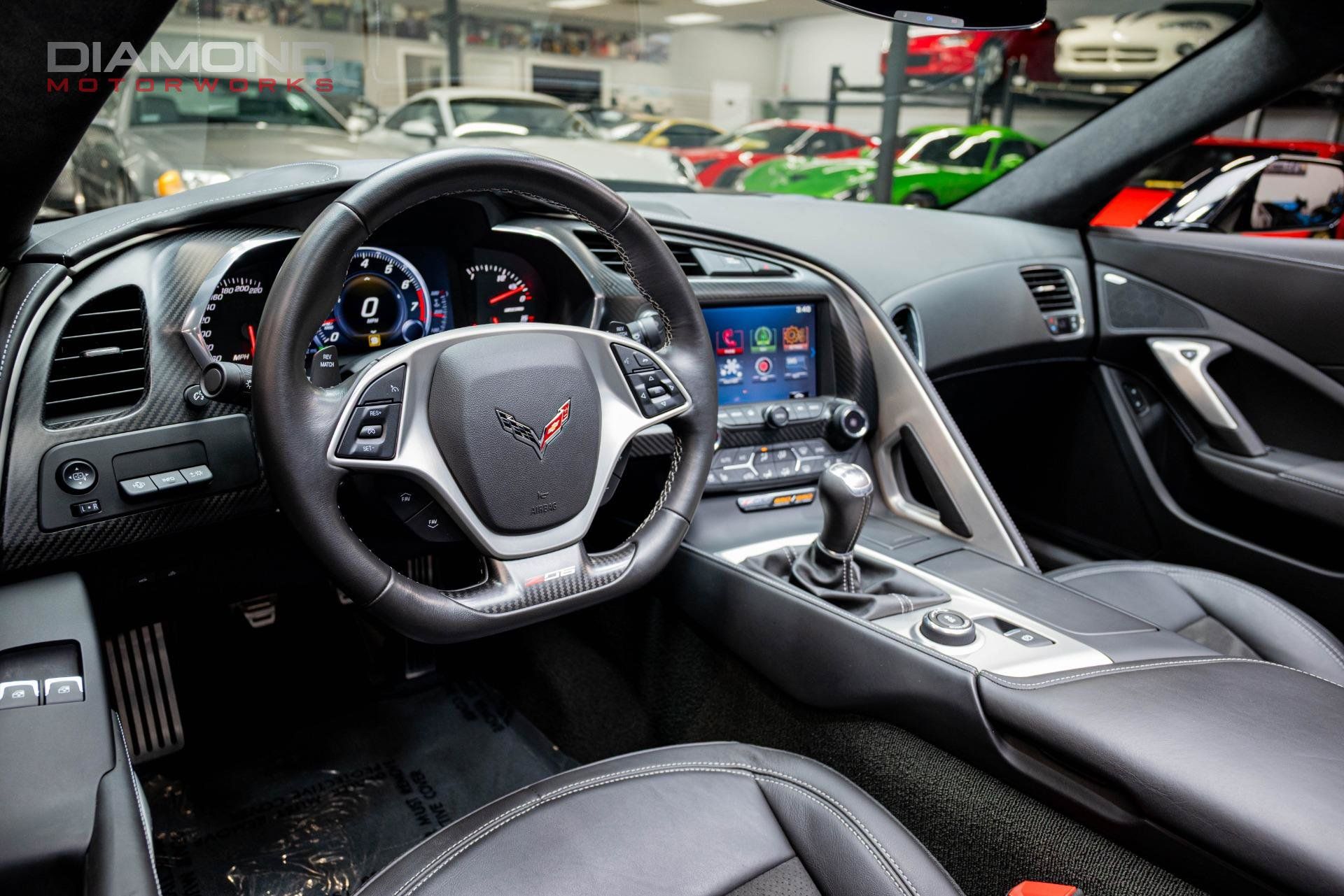 Used 2015 Chevrolet Corvette Z06 w/ 3LZ Preferred Equipment Group RWD image 12