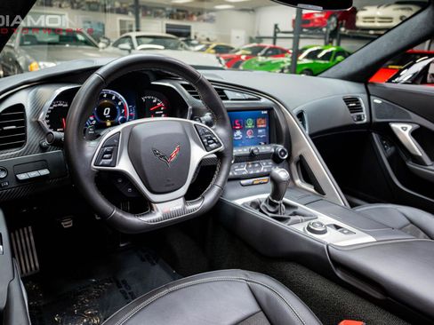 Used 2015 Chevrolet Corvette Z06 w/ 3LZ Preferred Equipment Group RWD image 12