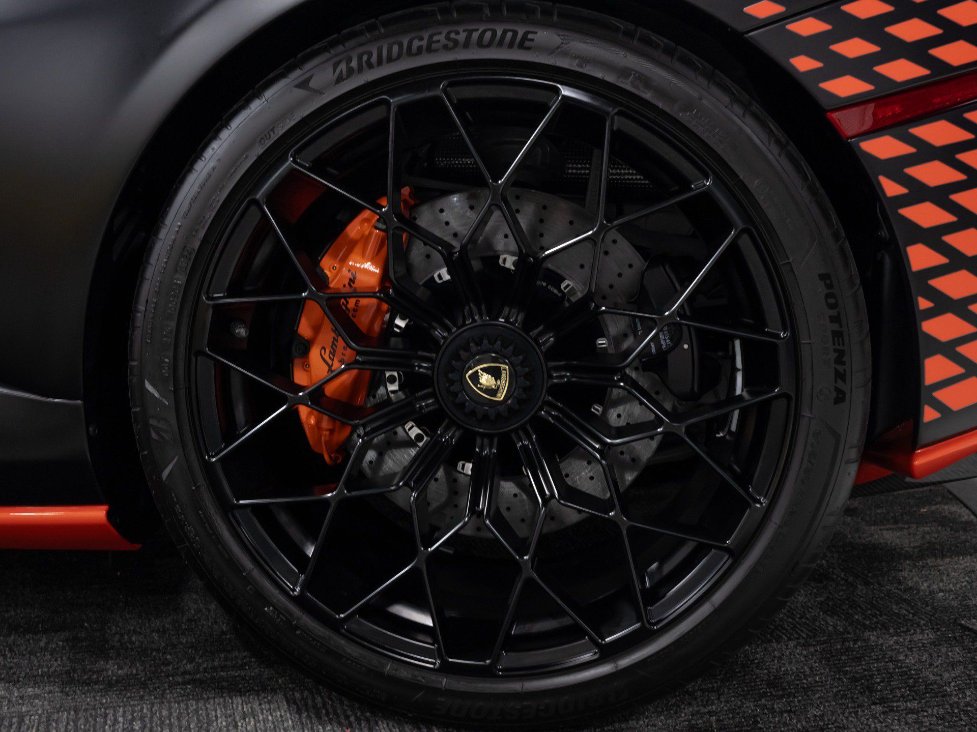 Used 2024 Lamborghini Huracan STO RWD image 46