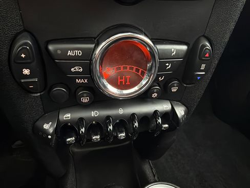 Used 2011 MINI Cooper S image 31