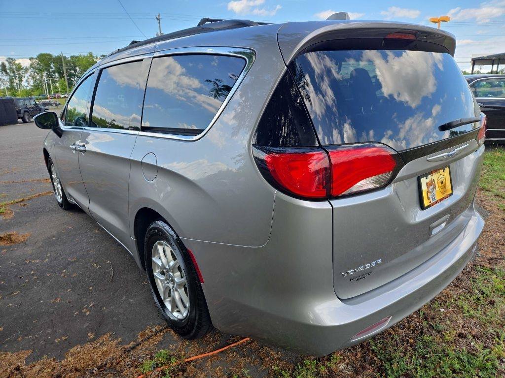 Used 2020 Chrysler Voyager Lxi FWD image 6