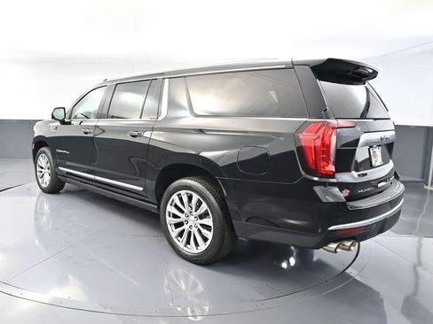 Used 2023 GMC Yukon XL Denali image 9