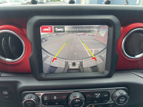 Used 2021 Jeep Wrangler Unlimited Rubicon AWD/4WD image 32